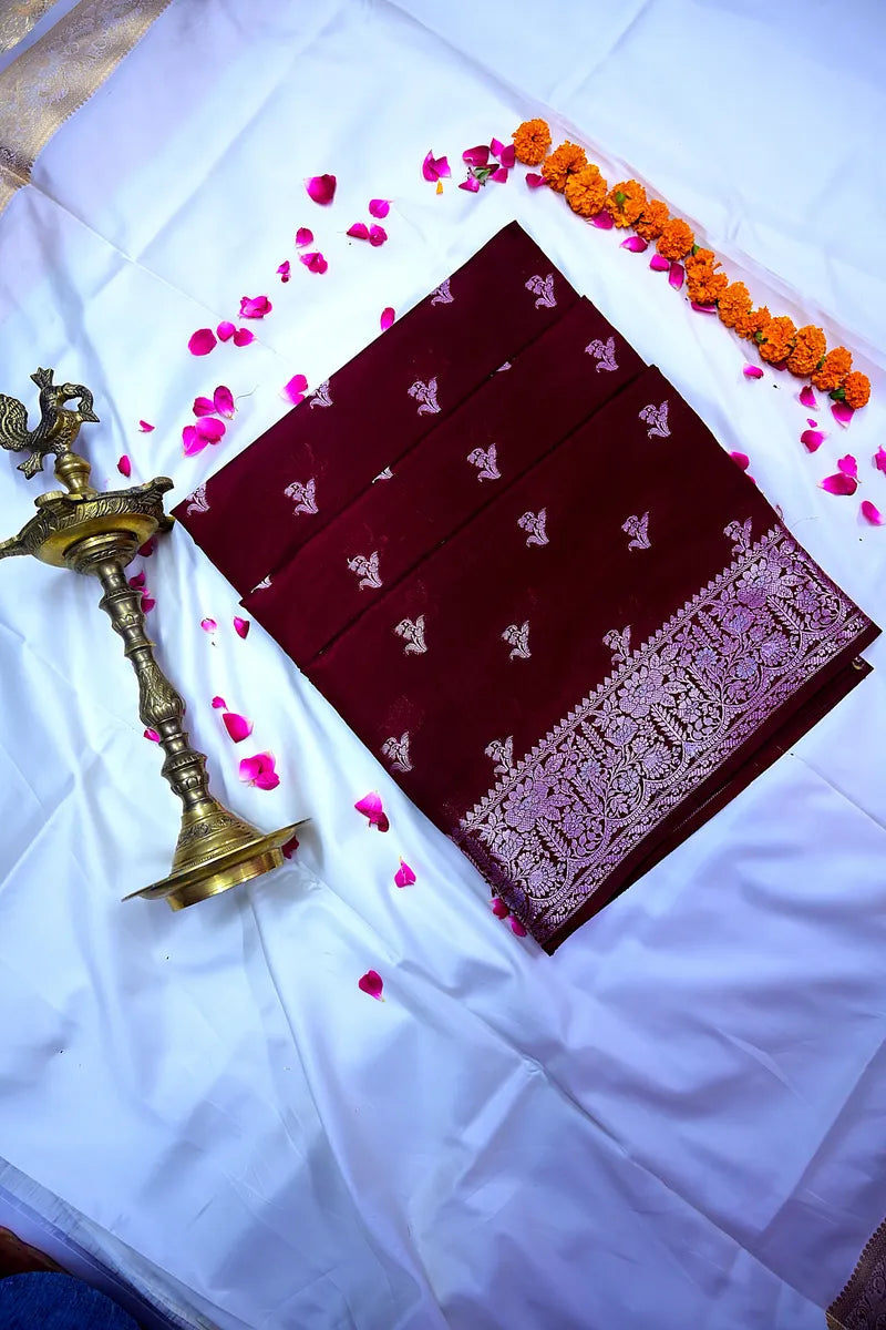 How to Pick the Best Saree Fabric for Your Body Type & Height