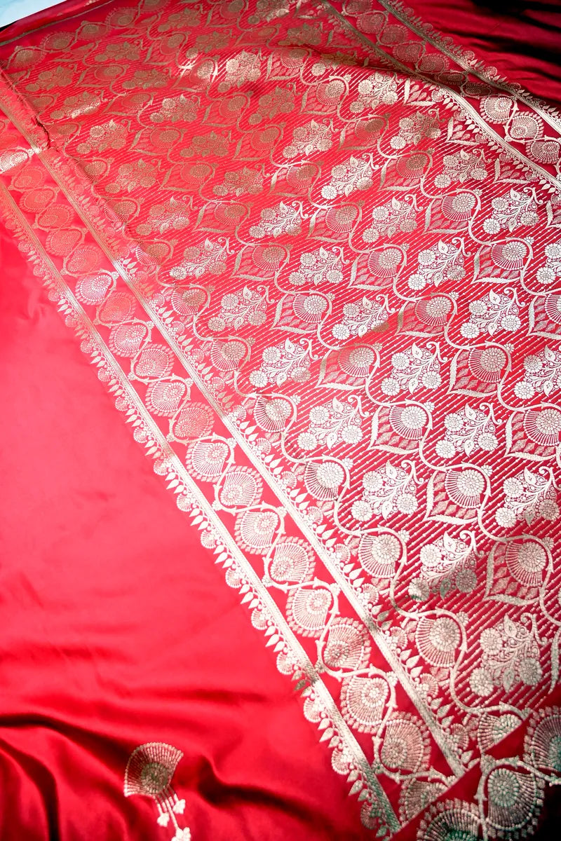 Bridal Red Banarasi Silk Saree with Traditional Golden Zari Accents (RLSS-277)