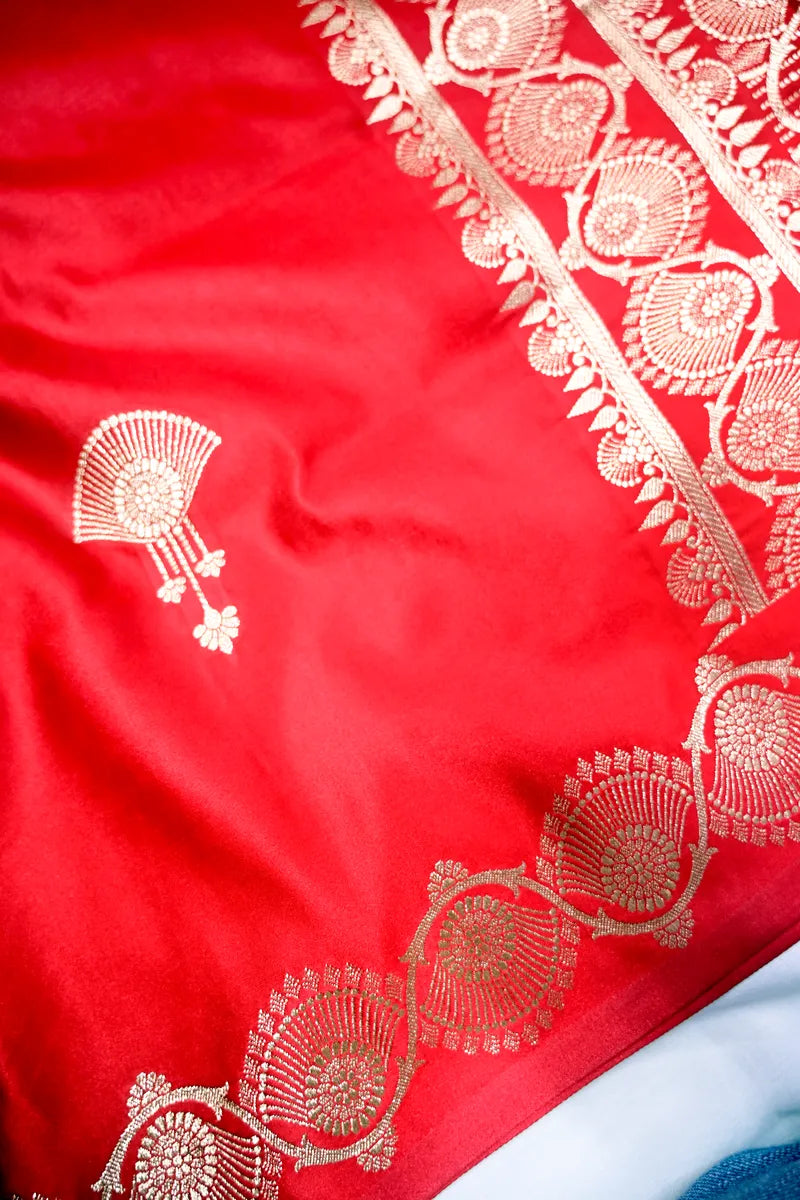 Bridal Red Banarasi Silk Saree with Traditional Golden Zari Accents (RLSS-277)