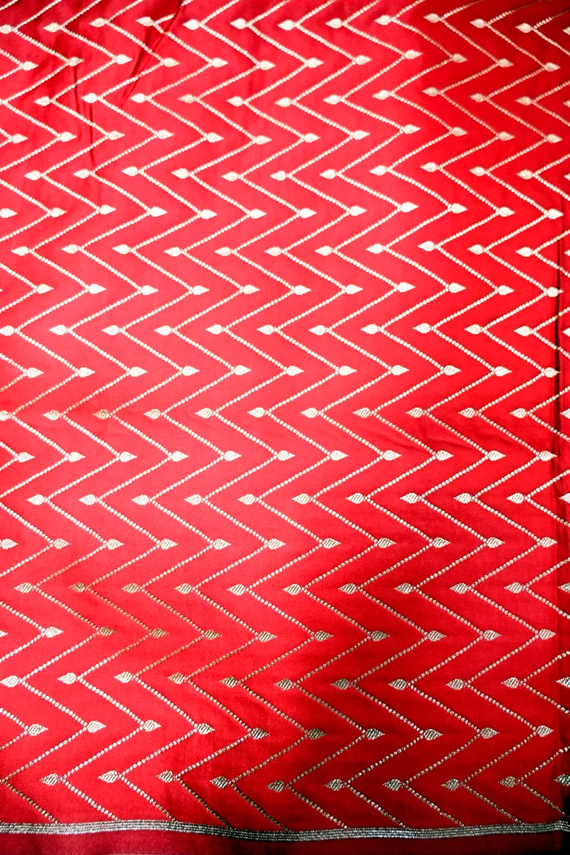 Bridal Red Banarasi Silk Saree with Traditional Golden Zari Accents (RLSS-277)