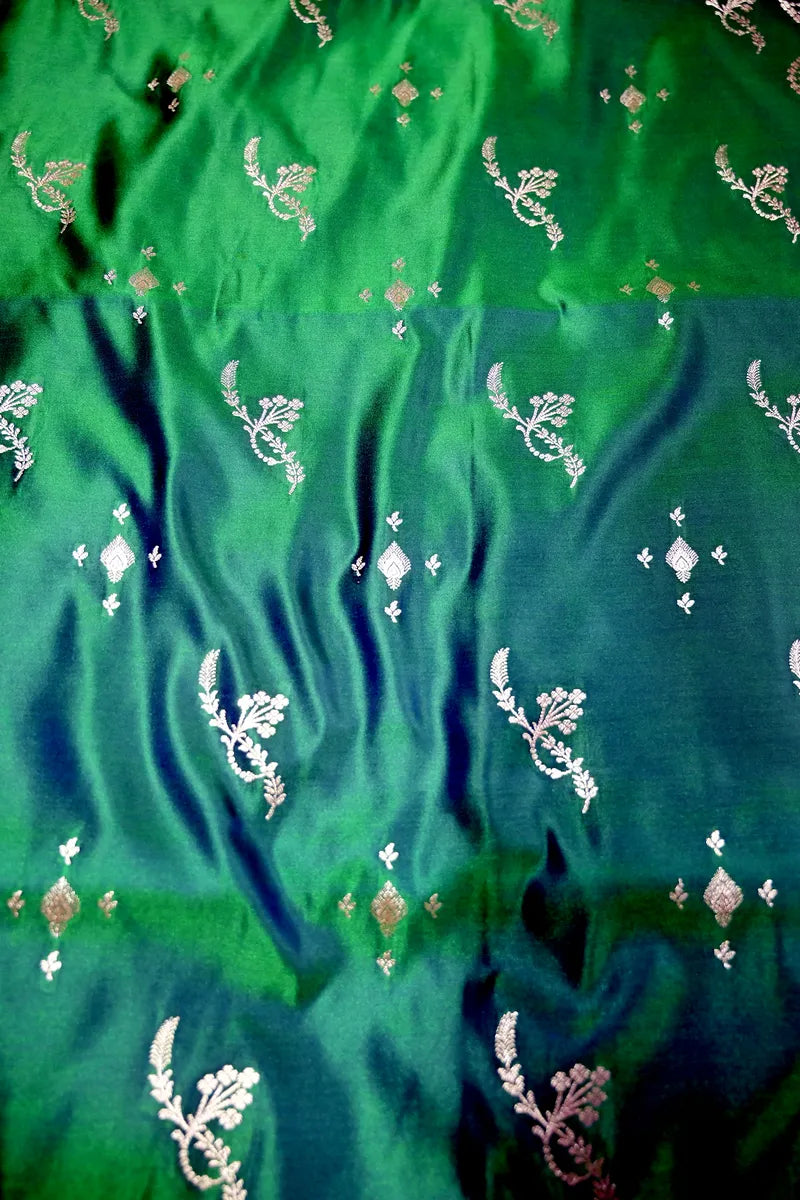 Emerald Green Banarasi Silk Saree with Scalloped Golden Zari Floral Border(RLSS-287)