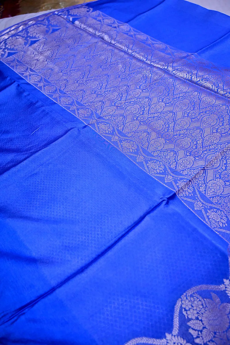 Royal Blue Banarasi Silk Saree with golden zari Cut-Work Scalloped Border(RLSS-197)