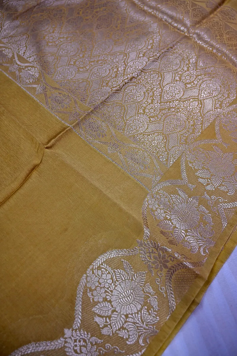 Golden Beige Banarasi Silk Saree with Silver Zari Scalloped Floral Border(RLSS-190)